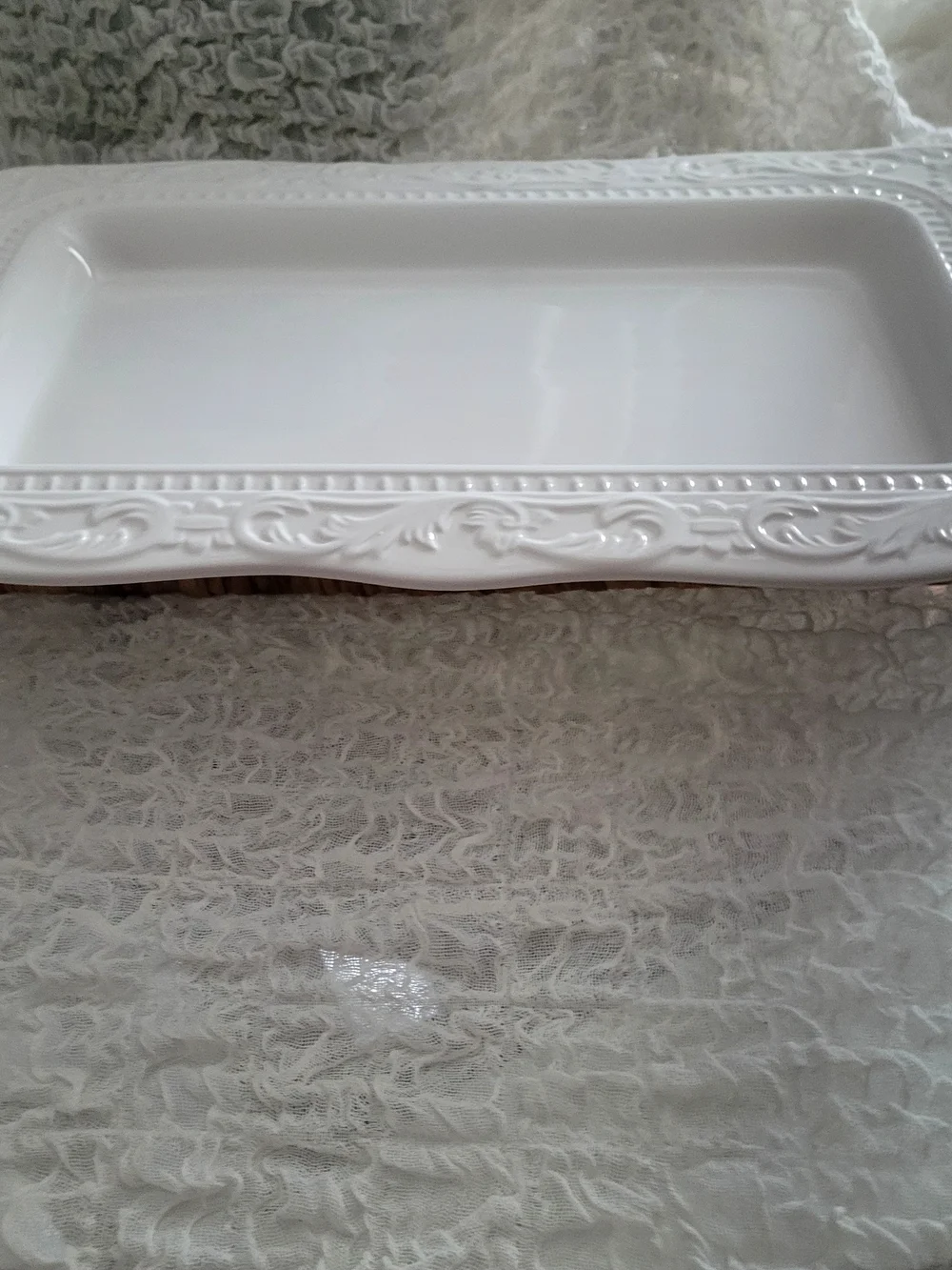 Bella Luxx White Embossed Ceramic Vanity Tray